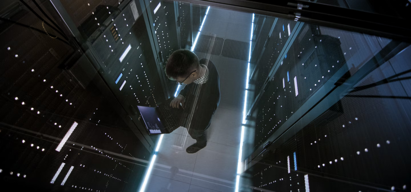 page cloud et infrastructures hero.avif